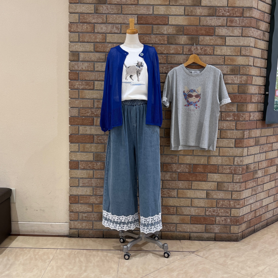 >ネコＴシャツ<