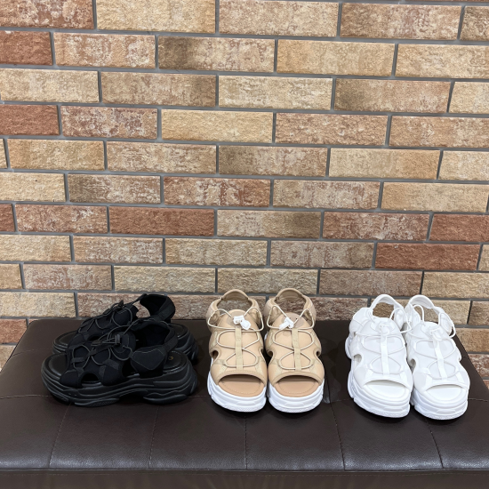 サンダルが再入荷しました。